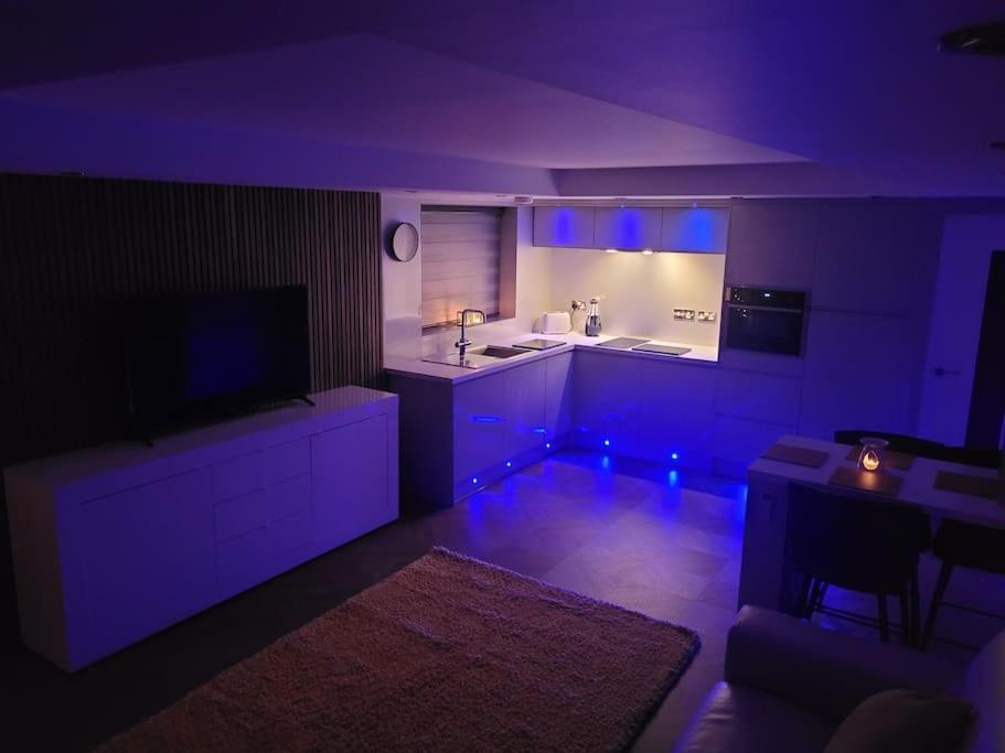 Sister'S Studio Лланеллі Екстер'єр фото